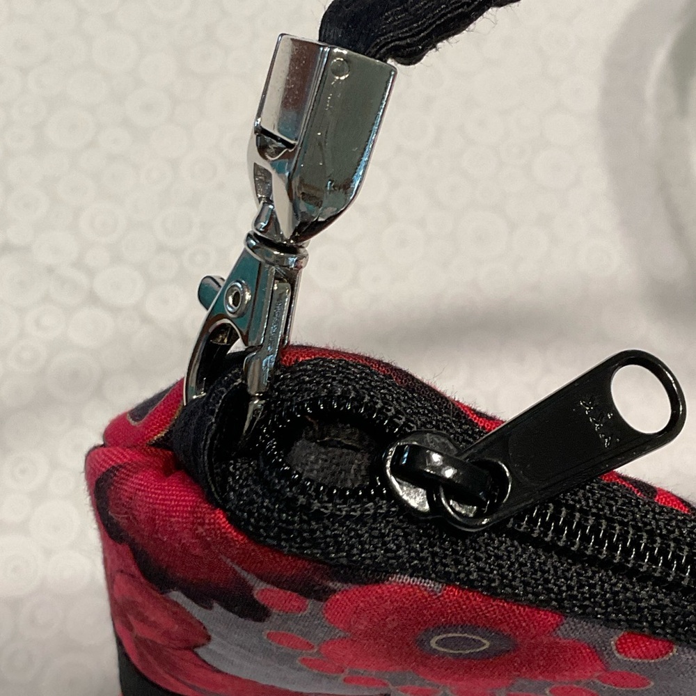 Red and Black Floral Women's Bag - Picture 5 of 12